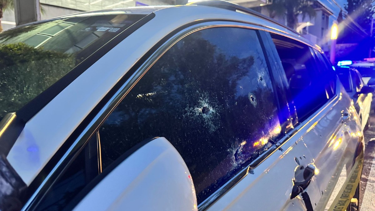 Ataque a balazos ocurrió en concurrida colonia de Guadalajara dejando a un hombre herido. Vecinos exigen avances en la investigación. Ataque a balazos ocurrió en concurrida colonia de Guadalajara dejando a un hombre herido. Vecinos exigen avances en la investigación.