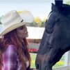 elena larrea con un caballo elena larrea con un caballo