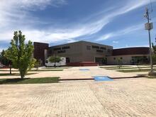 Pese a los esfuerzos médicos, el estado de salud de Manuel se deterioró con el paso de las horas en el Hospital General de Saltillo.