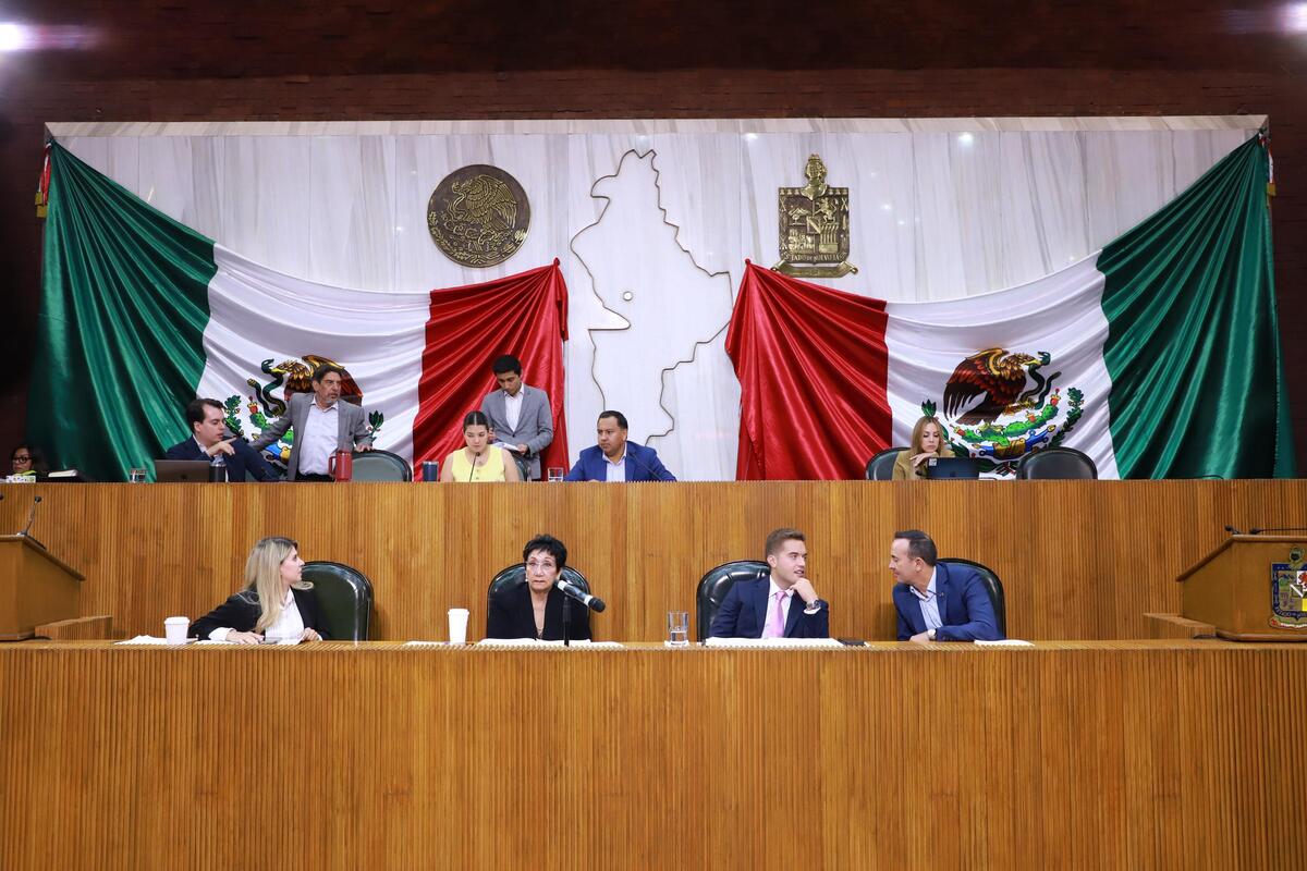 Legisladores de PAN, PRI, PRD y Morena criticaron que el Gobierno de Nuevo León esté aplazando las acciones de combate contra la contaminación ambiental.