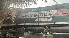 En el accidente murieron 6 personas, luego de que el vagón del tren impactara a tres vehículos en Irapuato.