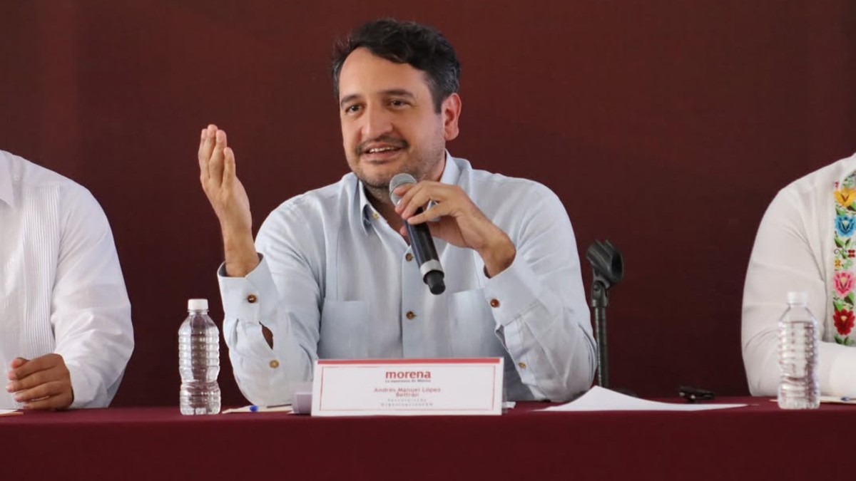 Andrés López Beltrán publicó una carta en su cuenta de Instagram para aclarar el tema de su viaje a Japón tras controversia por gastos.