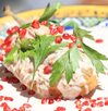 chile en nogada en un plato