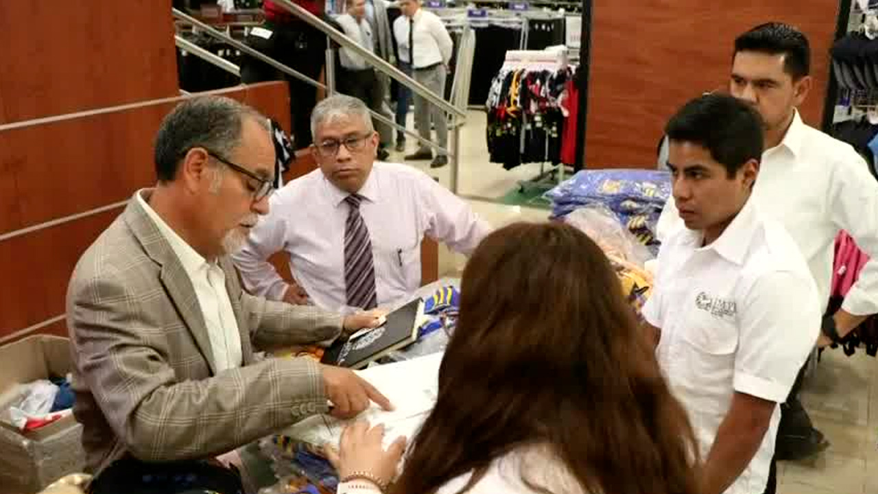 Como parte de la Operación Limpieza, el IMPI destruyó cerca de 10 mil piezas de mercancía pirata aseguradas en Monterrey.
