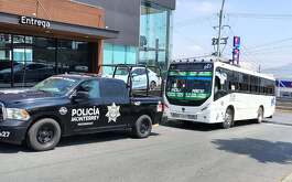 El director de Alcoholes de Santa Catarina y un chofer de ruta urbana protagonizaron una pelea a golpes en Monterrey, en donde el funcionario salió herido.