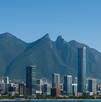 Playa en Monterrey con el cerro de la Silla de fondo Playa en Monterrey con el cerro de la Silla de fondo
