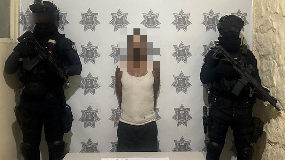 Elementos del GRT llevaron a cabo la detención de un individuo en la colonia Ampliación Zaragoza Sur de Torreón, acusado de posesión de narcóticos. Elementos del GRT llevaron a cabo la detención de un individuo en la colonia Ampliación Zaragoza Sur de Torreón, acusado de posesión de narcóticos.