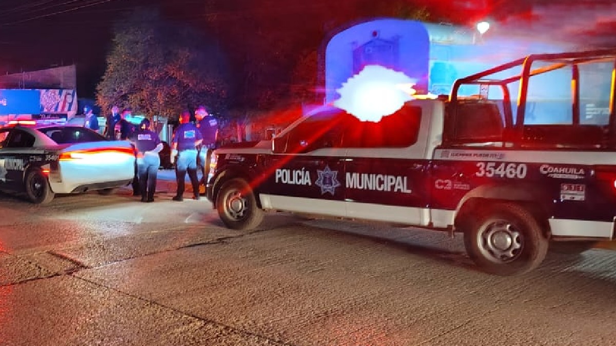 El hombre lo acusó de mirar de forma maliciosa a su acompañante, lo que desencadenó una discusión y posteriormente una pelea.
