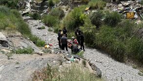 Paramédicos de la Cruz Roja acudieron al sitio y, al valorarlo, confirmaron que presentaba un cuadro crítico.