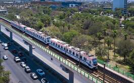 El Sistema de Transporte Colectivo Metrorrey informó que suspenderá su servicio en todas sus líneas durante el fin de semana del 8 al 10 de agosto de 2025.