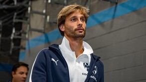 Sergio Canales buscará su primer gol en el Apertura 2025.