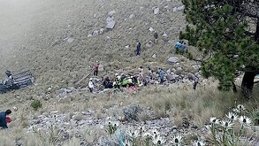 Vehículo circulaba sobre la ruta que lleva a la parte superior del volcán Xinantécatl cuando conductor perdió el control