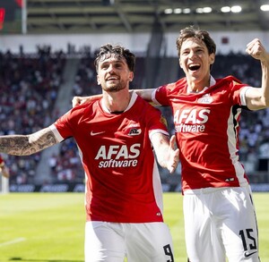 Mateo Chávez hizo su debut oficial en la Eredivisie de Países Bajos, mostrando su talento y brindando una asistencia en la goleada de su equipo.