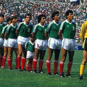 El portal Footy Headlines filtró información acerca del lanzamiento que planea Adidas con la playera retro de la Selección Mexicana.