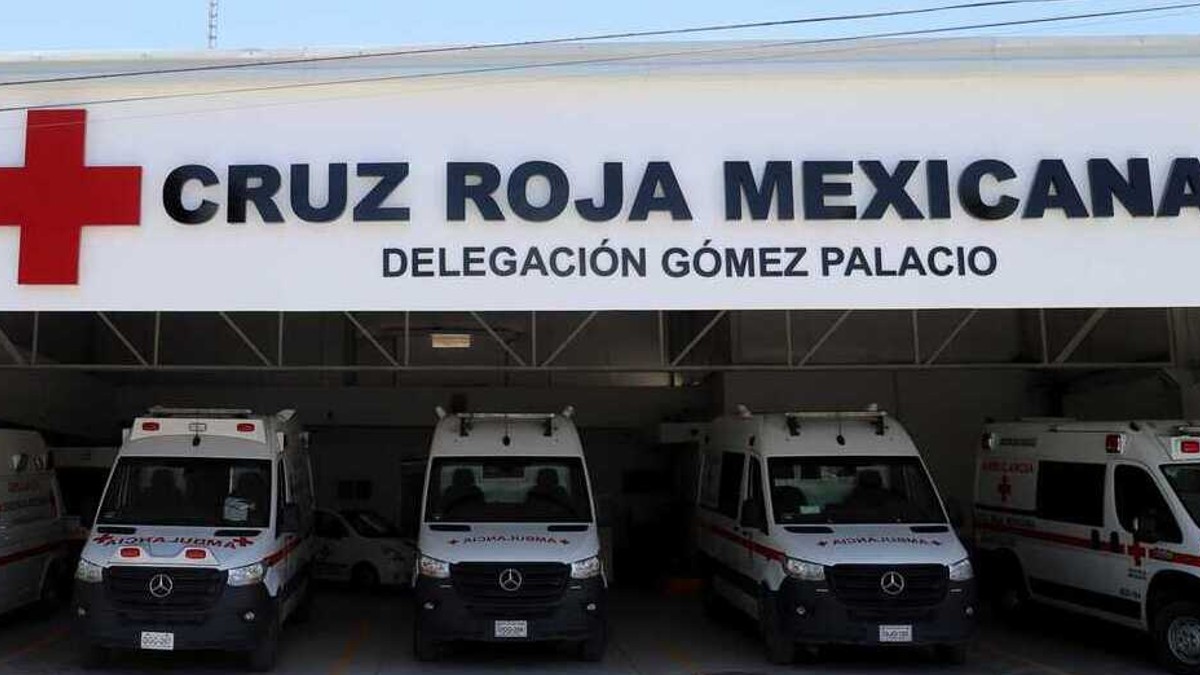 Las múltiples y severas lesiones que se ocasionó un hombre de 45 años de edad al arrojarse desde el puente vehicular Jabonoso en Gómez Palacio.