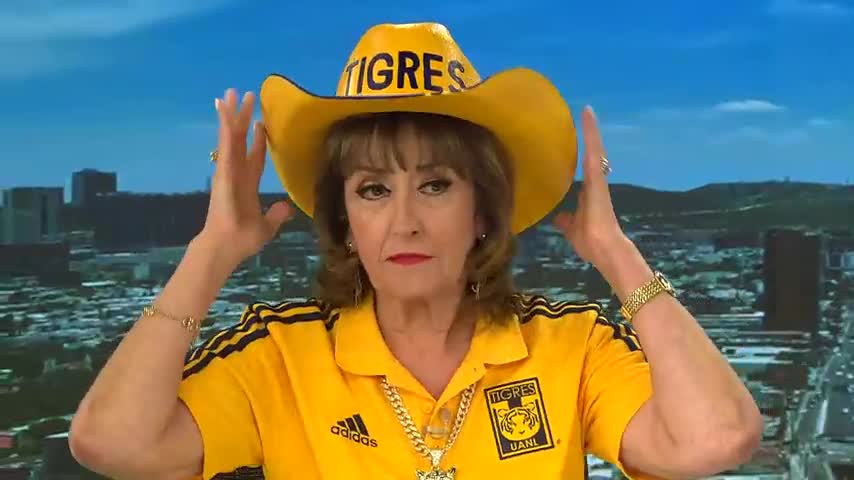 La licenciada María Julia Lafuente, quien se describe como la “tigre mayor” celebró en transmisión en vivo la goleada que Tigres le puso a Puebla la noche del 8