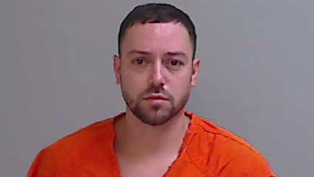 El cantante Irvin Salinas Martínez, más conocido como Pee Wee, fue arrestado una vez más en Edinburg, Texas, el pasado domingo 10 de agosto. El cantante Irvin Salinas Martínez, más conocido como Pee Wee, fue arrestado una vez más en Edinburg, Texas, el pasado domingo 10 de agosto.