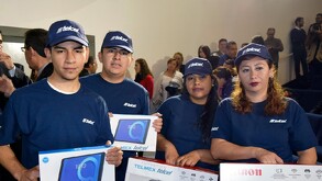 La Beca Telmex-Telcel destaca por ofrecer un apoyo integral, brindando a los jóvenes las herramientas necesarias para triunfar en la era digital.