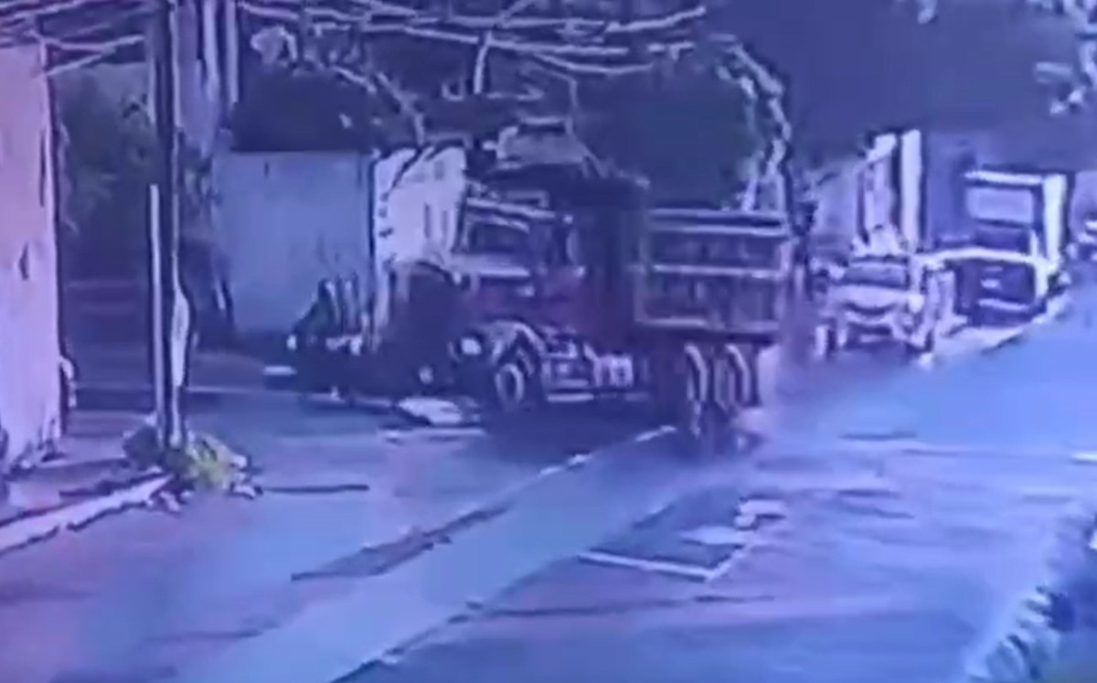 Quedó grabado por una cámara de seguridad el momento del incidente Quedó grabado por una cámara de seguridad el momento del incidente
