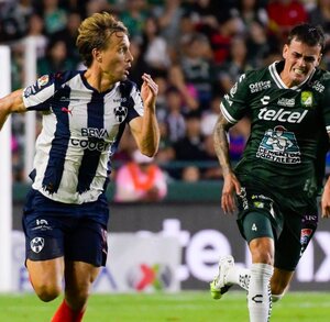 Sergio Canales en el partido entre León y Rayados. Sergio Canales en el partido entre León y Rayados.
