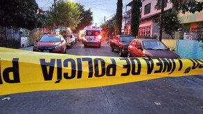 Cuatro personas en situación de calle fueron rescatadas de un incendio en una casa de la colonia Lomas de Polanco en el municipio de Guadalajara.