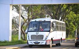 Cucba implementó transporte gratuito para los estudiantes de su plantel en el regreso a clases