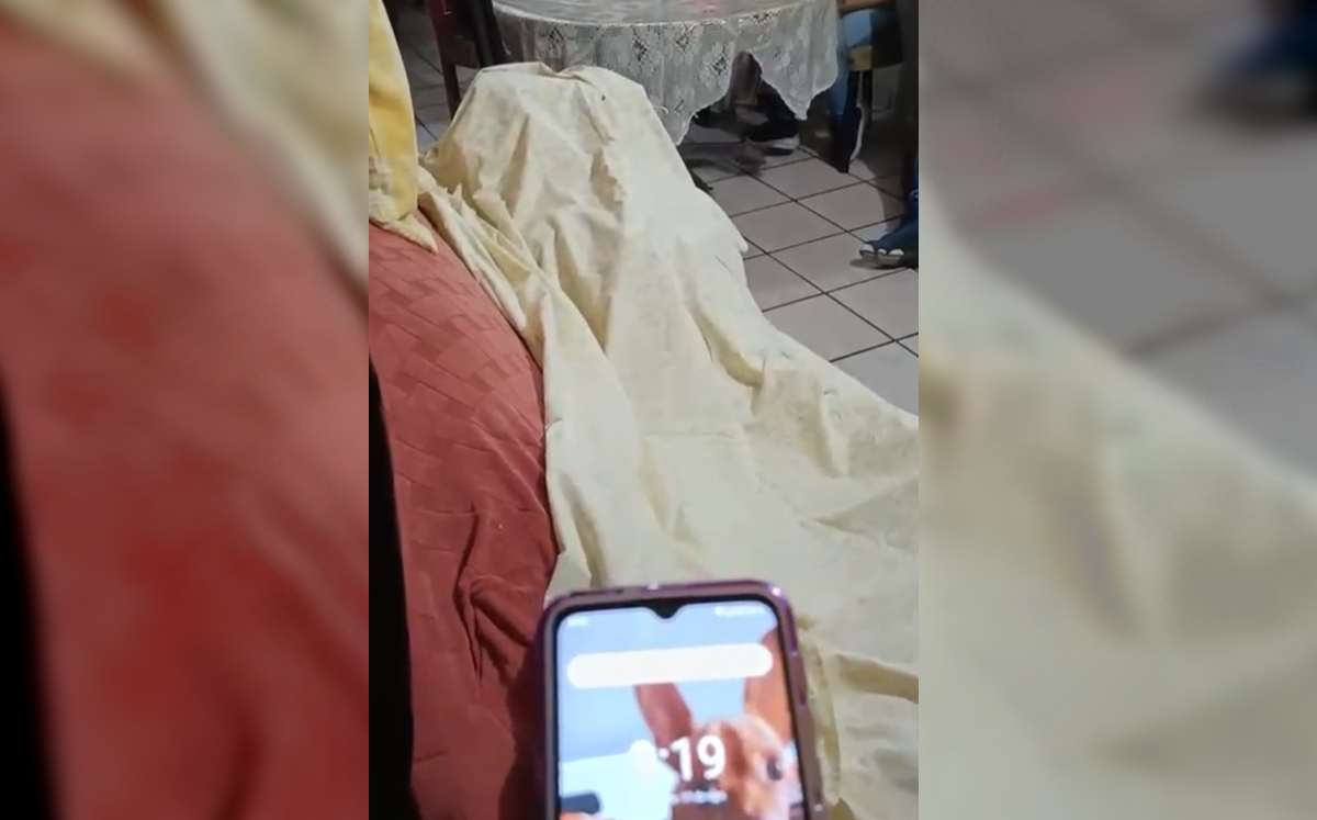 La funeraria Proteco Deco incumplió una vez más sus servicios al tardar más de 12 horas en recoger el cuerpo de una mujer fallecida en una casa.