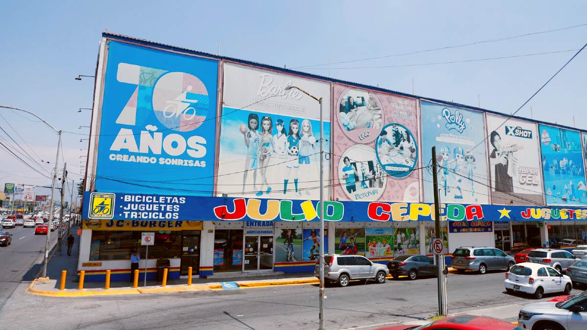 Luego de varias décadas de su inauguración, la emblemática juguetería de avenida Gonzalito será demolida. | Jorge López