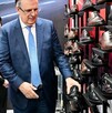 Ebrard explicó que, esta disposición responde a la detección de un uso indebido del IMMEX Ebrard explicó que, esta disposición responde a la detección de un uso indebido del IMMEX