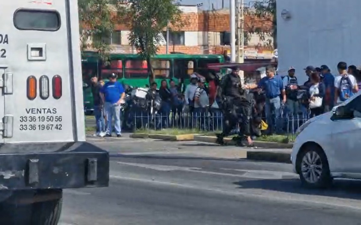 Los elementos golpearon y patearon al supuesto ladrón Los elementos golpearon y patearon al supuesto ladrón