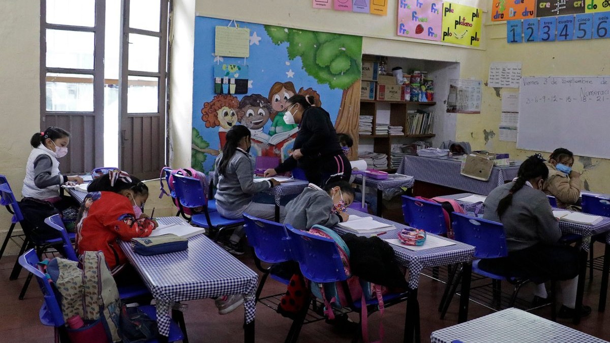 La Secretaría de Educación Pública (SEP) ha generado una importante modificación en el calendario oficial para el próximo ciclo escolar 2025-2026.