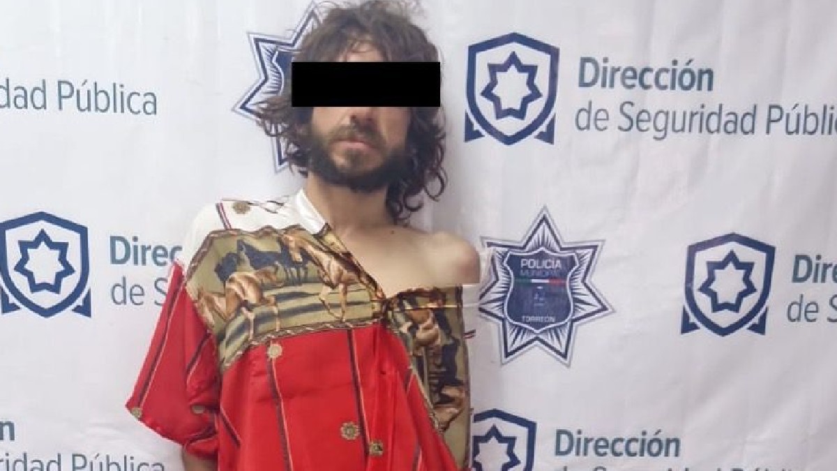 La Dirección de Seguridad Pública Municipal de Torreón ha informado sobre la detención de un hombre que quemó un auto en colonia La Dalia. La Dirección de Seguridad Pública Municipal de Torreón ha informado sobre la detención de un hombre que quemó un auto en colonia La Dalia.