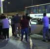 Al momento de bajar a la mujer del automóvil, se desvaneció ante la mirada atónita de su pareja.