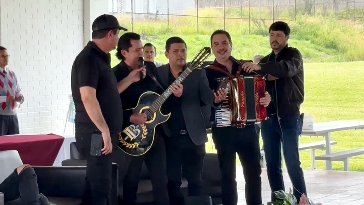 En el Día Internacional de la Juventud, Los Alegres del Barranco ofrecieron un concierto con enfoque preventivo como parte de las medidas judiciales. En el Día Internacional de la Juventud, Los Alegres del Barranco ofrecieron un concierto con enfoque preventivo como parte de las medidas judiciales.