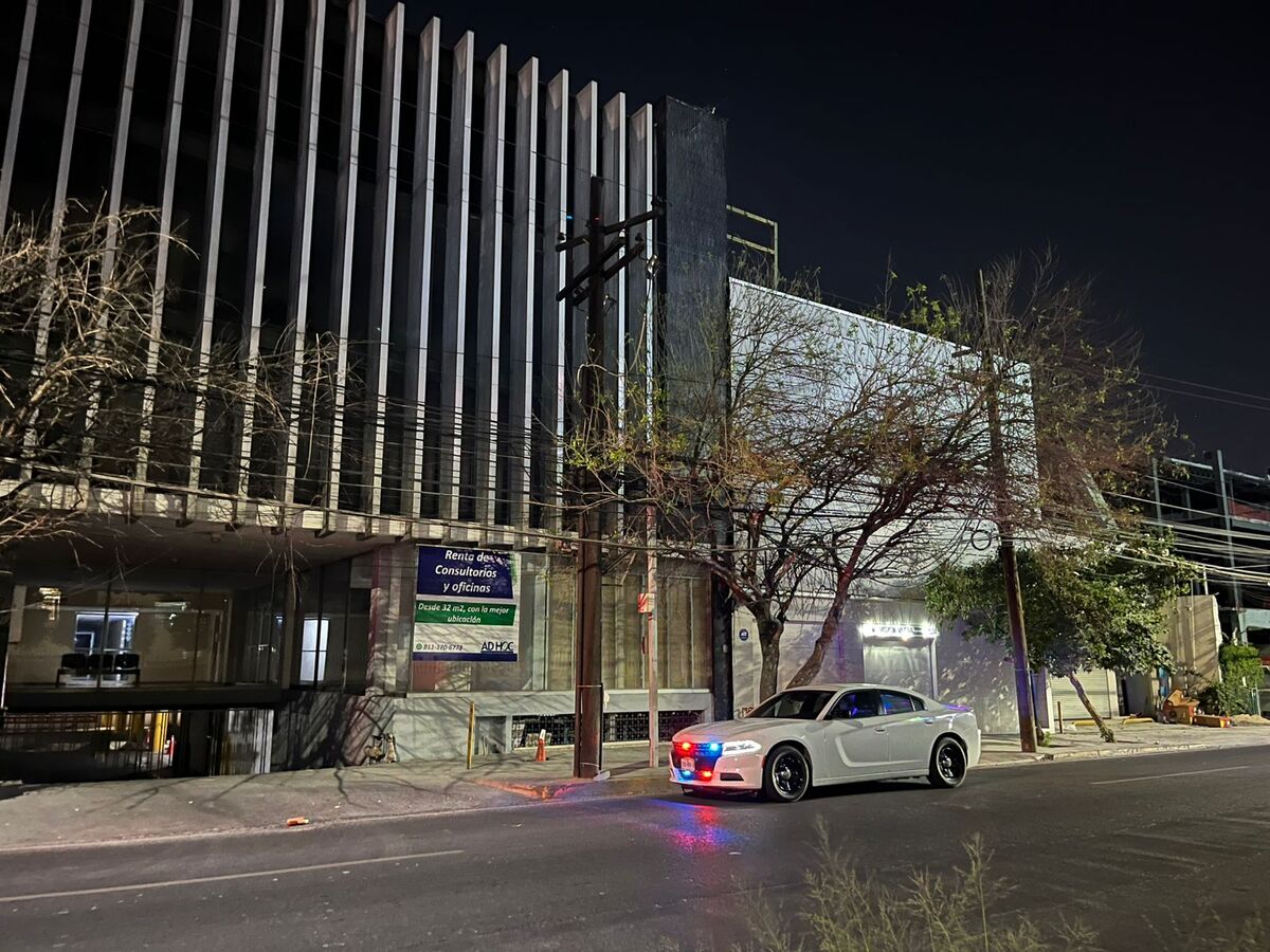 Una joven mujer de 25 años originaria de Saltillo, Coahuila murió luego de complicaciones de una cirugía estética en la colonia Obispado en Monterrey.