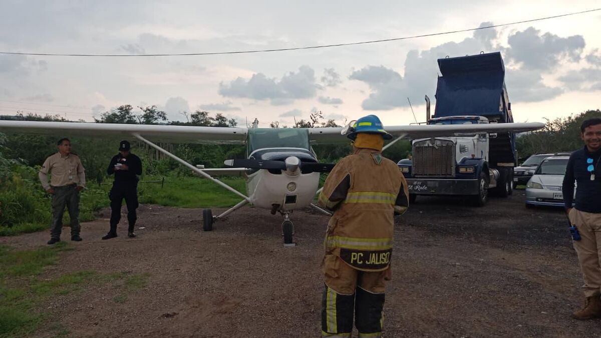 Avioneta aterrizaje emergencia Jalisco Avioneta aterrizaje emergencia Jalisco