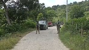 Dos comerciantes de hoja de maíz murieron y una niña de 5 años quedó herida tras un violento asalto en Papantla, Veracruz. Autoridades buscan a los agresores.