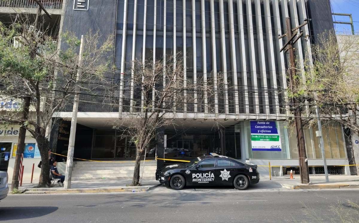 La Fiscalía de Nuevo León investiga muerte de joven luego de una cirugía estética en Monterrey, informó que aún no hay detenidos. La Fiscalía de Nuevo León investiga muerte de joven luego de una cirugía estética en Monterrey, informó que aún no hay detenidos.