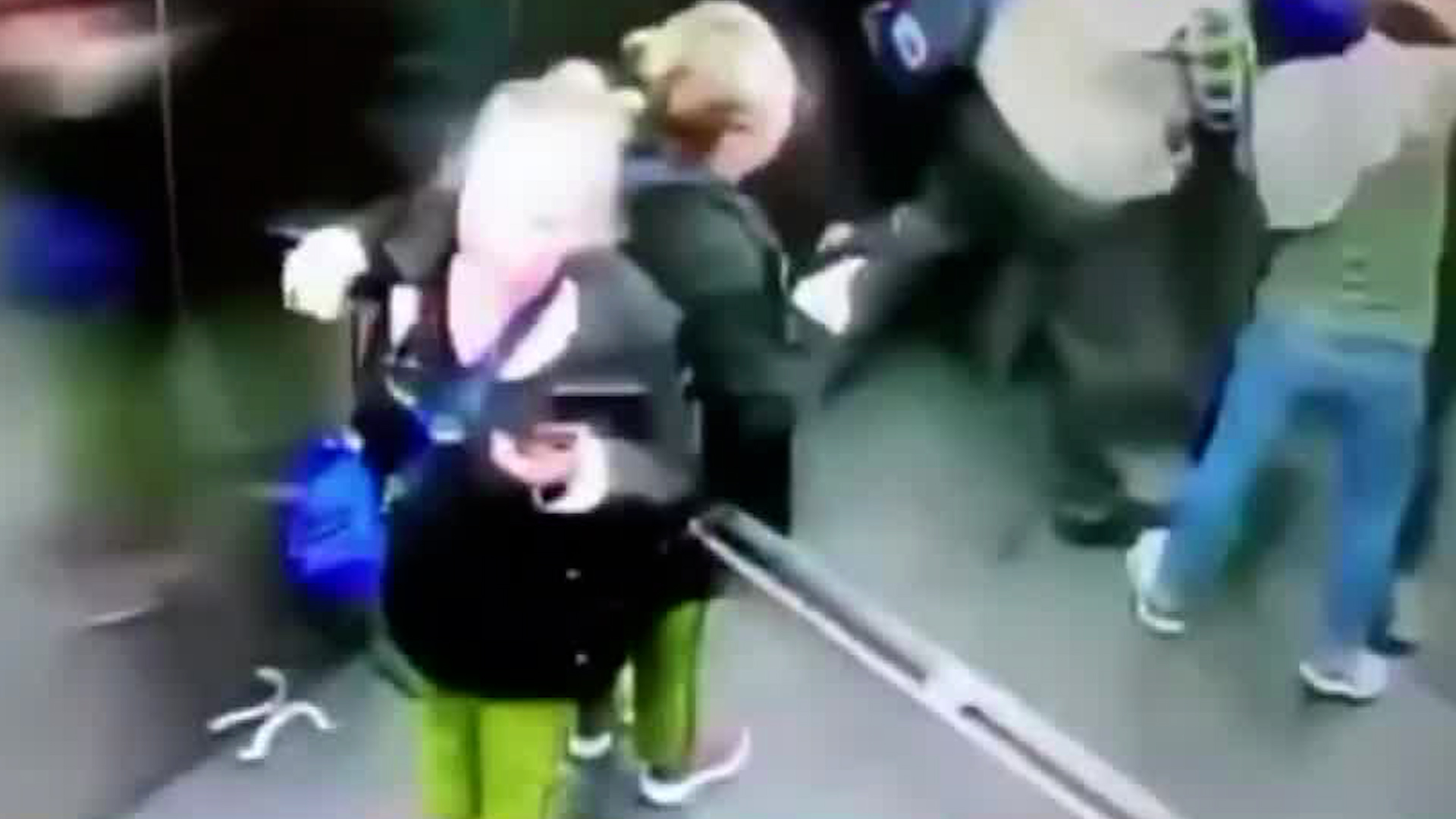 El desplome del elevador en Plaza Mítikah dejó a dos personas con lesiones en cuello y luxaciones de miembros pélvicos.