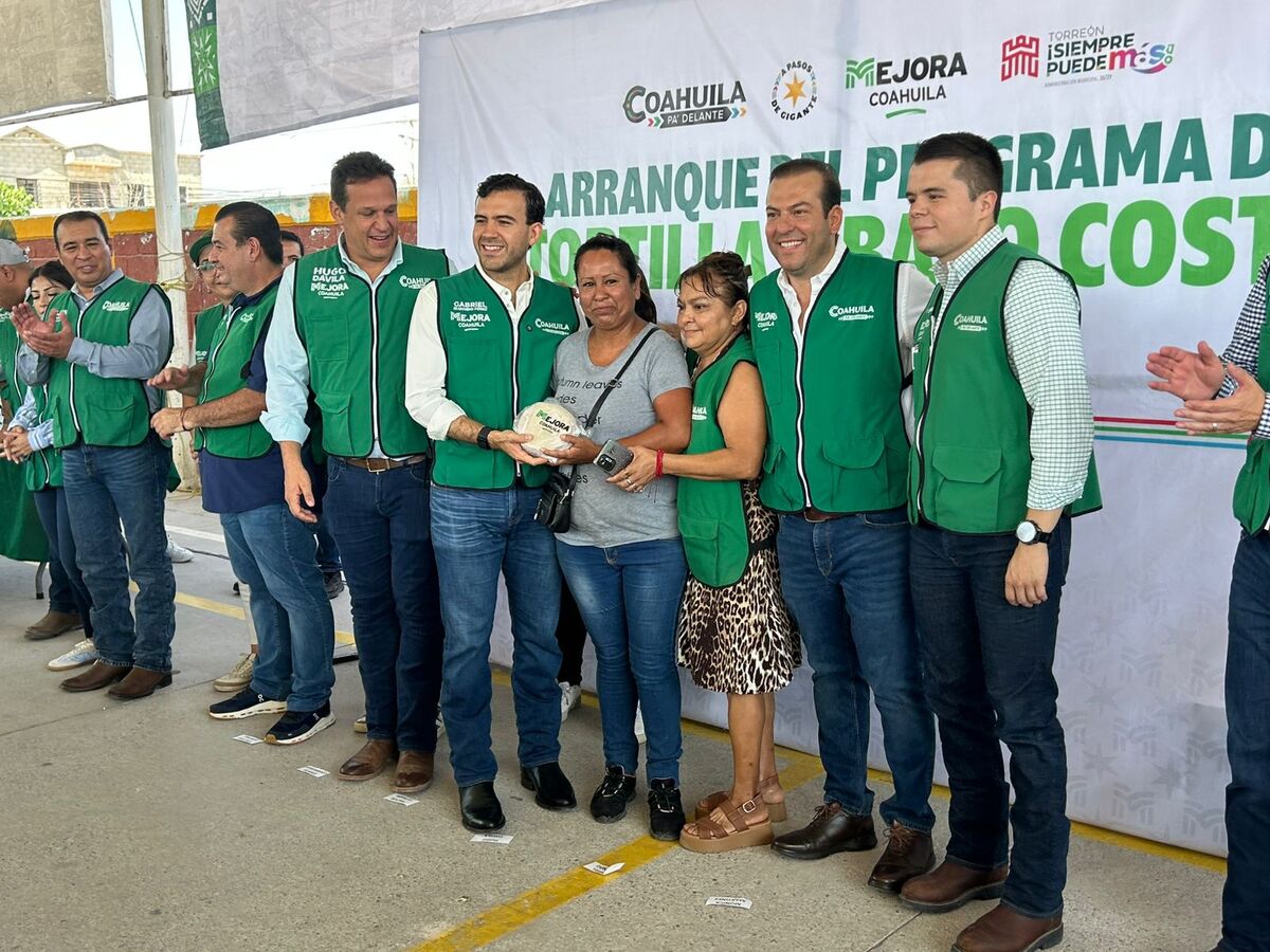 Con una entrega simbólica de 300 kilogramos de tortilla gratuita, se dio el banderazo de salida al programa de venta de tortillas a bajo costo en Torreón.