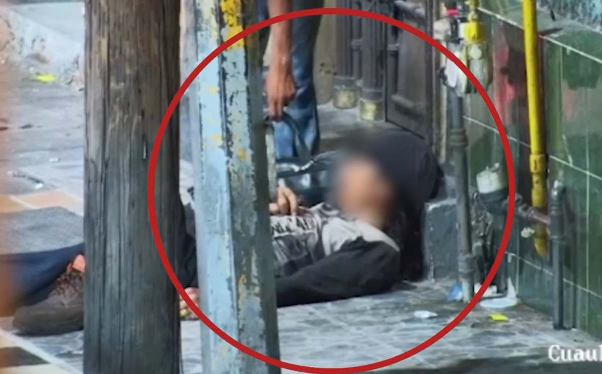 Dos hombres fueron detenidos por robar a personas dormidas en calles del Centro de Monterrey a bordo de un taxi. Dos hombres fueron detenidos por robar a personas dormidas en calles del Centro de Monterrey a bordo de un taxi.