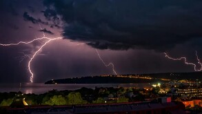 Este trágico incidente es un recordatorio de la importancia de tomar precauciones durante las tormentas eléctricas.