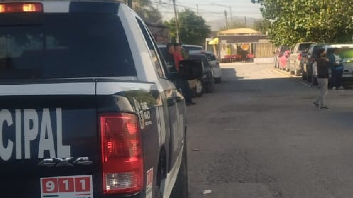 Un trágico accidente cobró la vida de un hombre de 55 años mientras realizaba labores de construcción en su propia vivienda, en el ejido El Consuelo.