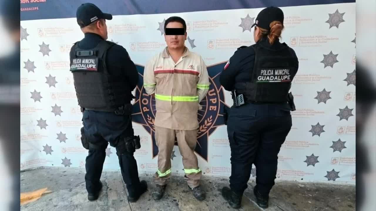 Un repartidor de refrescos fue detenido en Guadalupe, Nuevo León, tras ser acusado de robar un bolso que contenía 9 mil pesos y un celular.