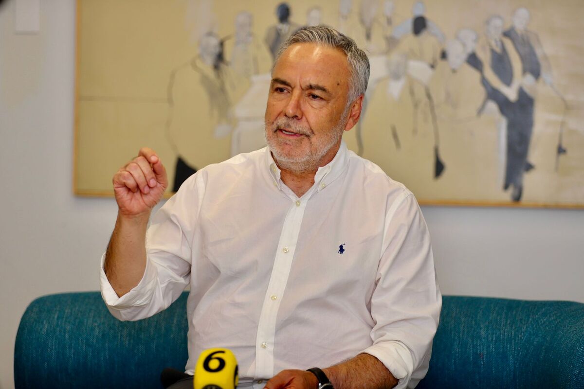 El diputado federal de Morena, Alfonso Ramírez Cuéllar dijo que está enfocado en buscar la eliminación del fuero a todos los políticos de México.