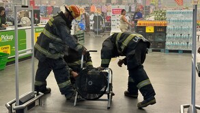 Un incendio en Bodega Aurrerá de Tlaquepaque provoca evacuación masiva y reaviva preocupación en la zona. Las causad del siniestro aún son investigadas.