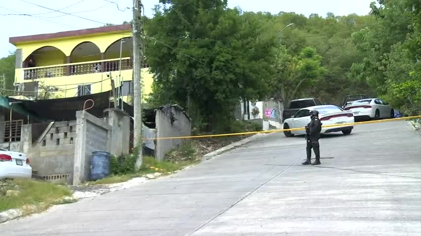 Agentes ministeriales catearon dos viviendas ubicadas en distintos puntos del municipio de Santiago, Nuevo León.