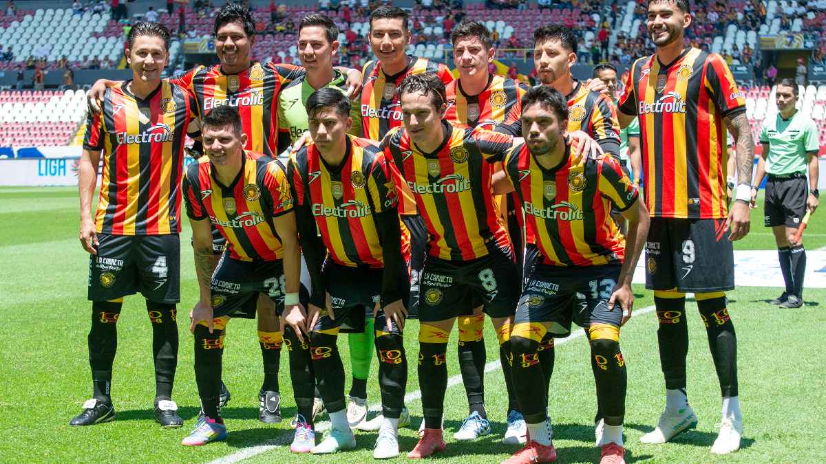 Los Leones Negros de Guadalajara se encuentran en la posición siete de la tabla general con 3 puntos de 6 posibles. Los Leones Negros de Guadalajara se encuentran en la posición siete de la tabla general con 3 puntos de 6 posibles.