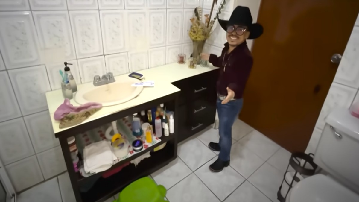 El lavabo y el inodoro fueron modificados