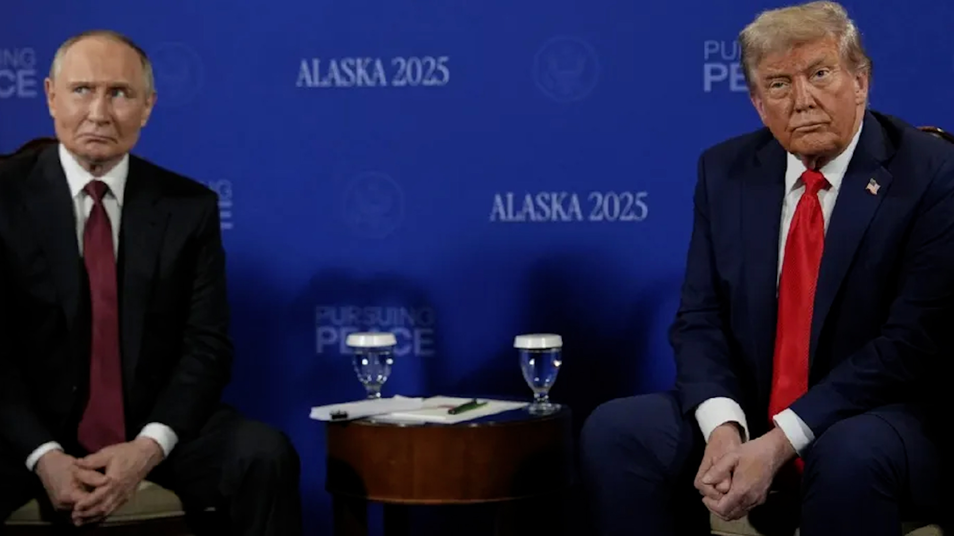 Trump y Putin no especificaron si lograron un acuerdo de paz, sin embargo ambos coincidieron en que la reunión fue productiva y constructiva.